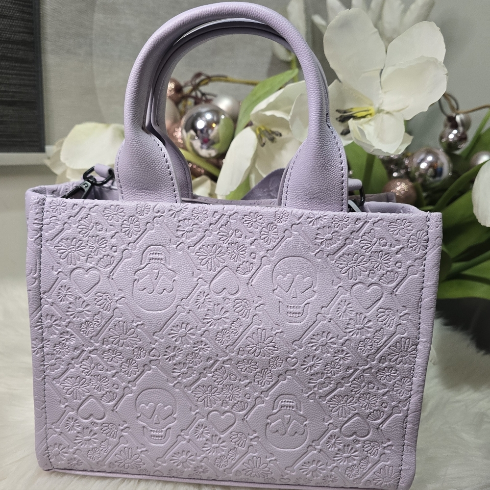 Betsey Johnson Skulls Lilac Embossed Satchel/Crossbody with webbing new - Picture 6 of 11
